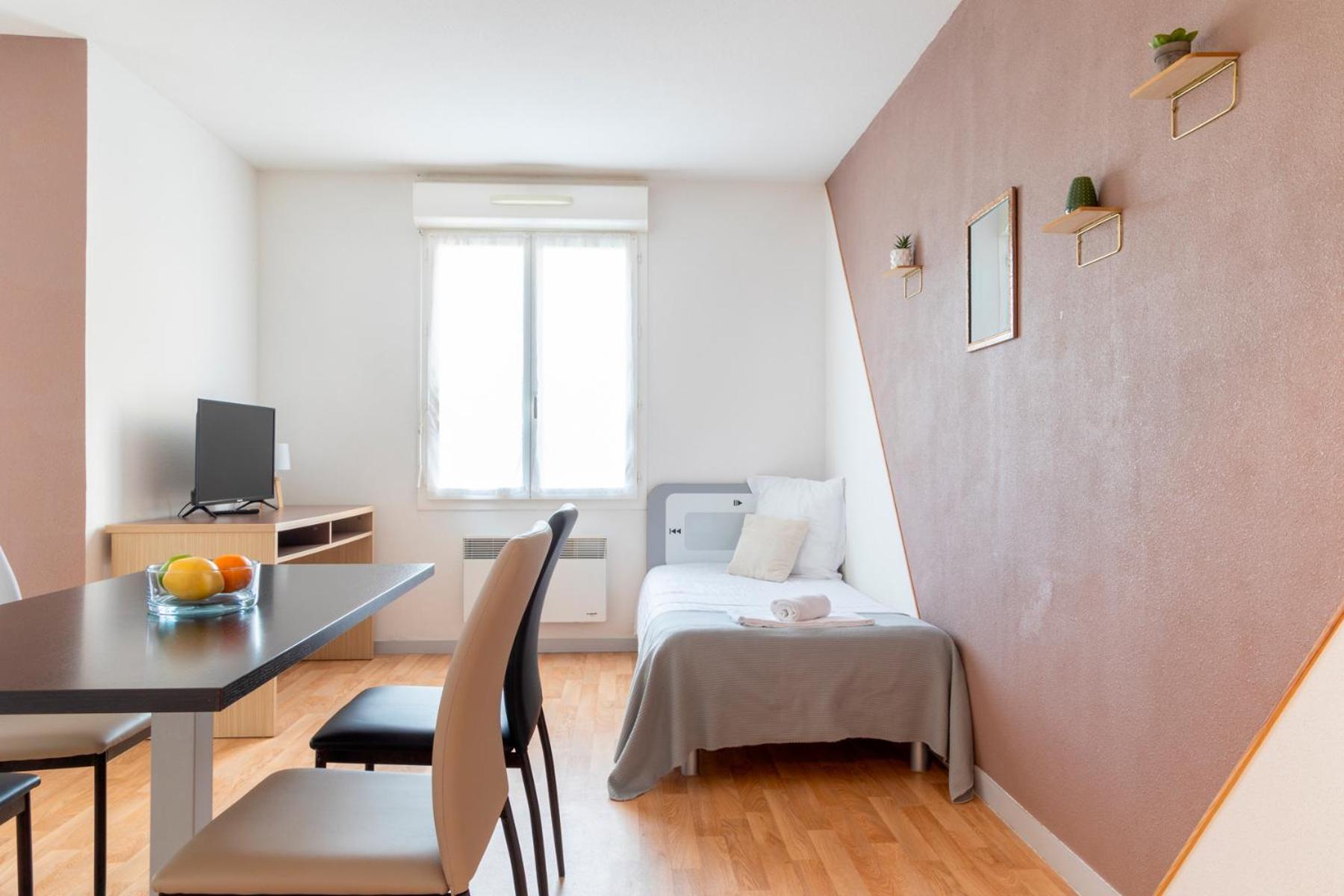 Patio Parc Residence Argenton-lʼ Église Εξωτερικό φωτογραφία