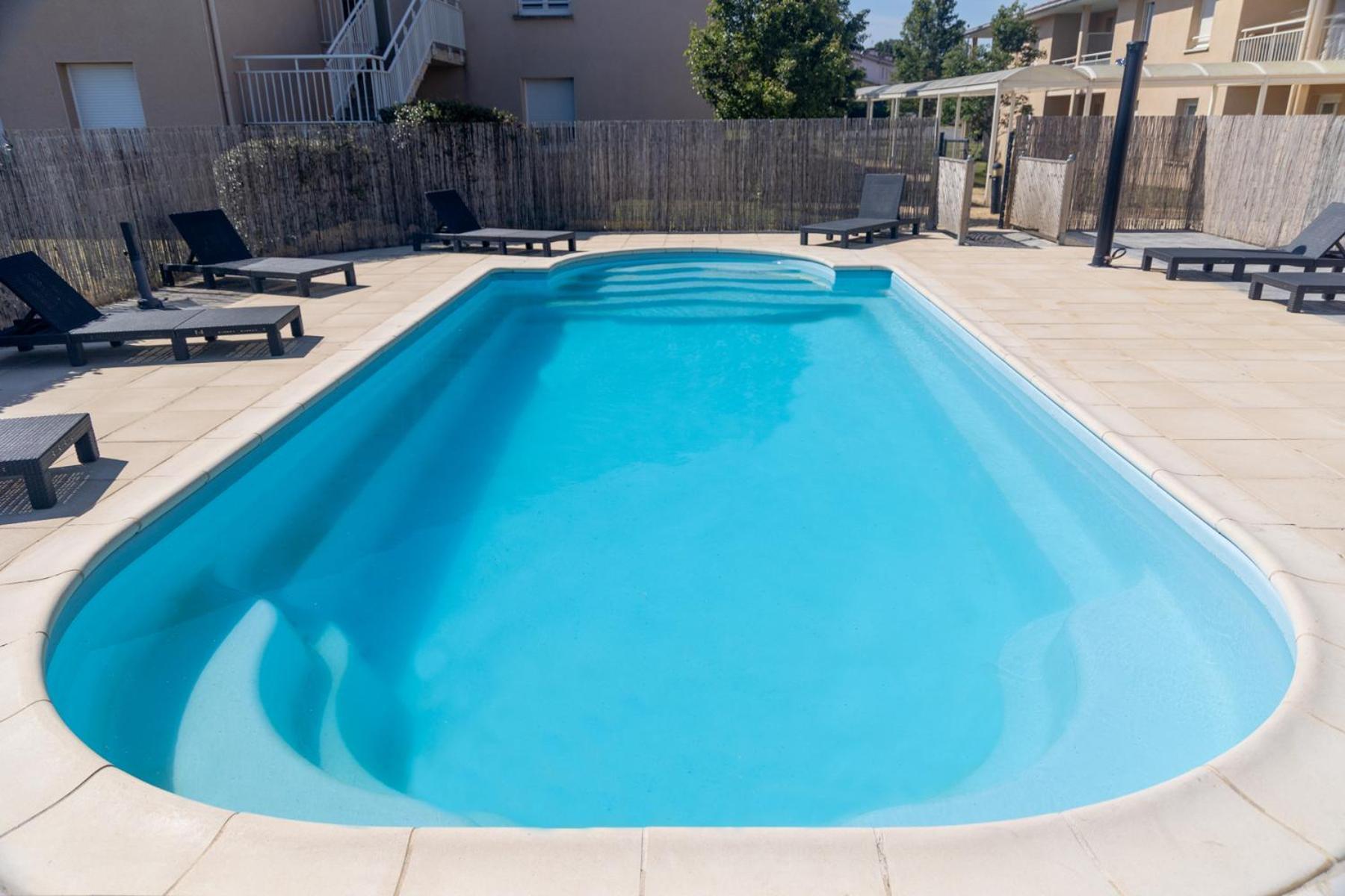 Patio Parc Residence Argenton-lʼ Église Εξωτερικό φωτογραφία