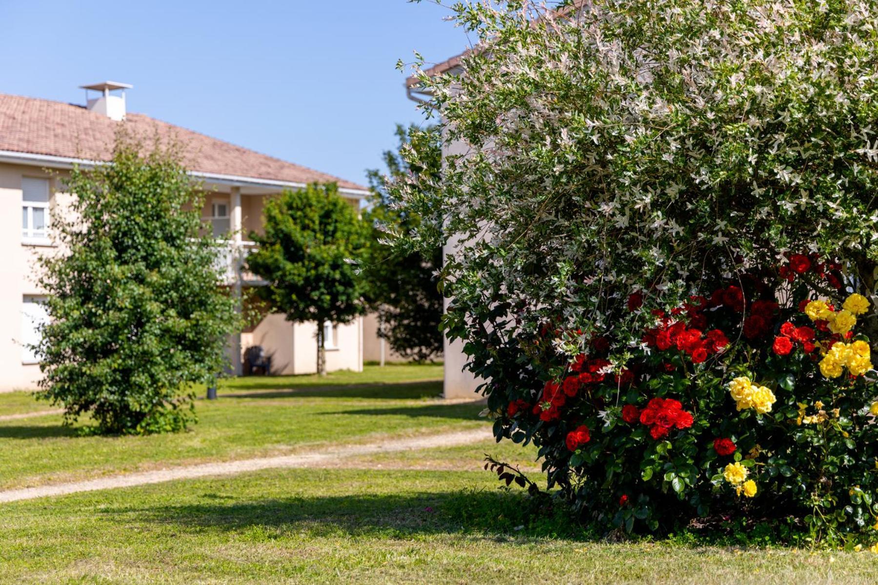 Patio Parc Residence Argenton-lʼ Église Εξωτερικό φωτογραφία